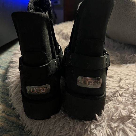 UGG Black Boots size 8 - Picture 3 of 7